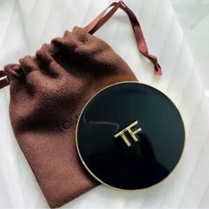 Tom Ford Black Dual Sided Compact with Brown PouchNWT 2.75”(free Tom Ford Sample